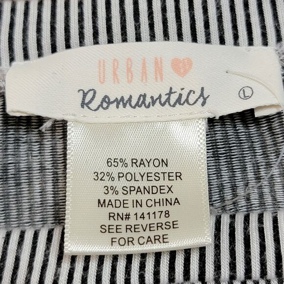 Urban Romantics LS Pinstripe Blouse w/ Lg Button Cuffs - Size Large - Picture 5 of 5